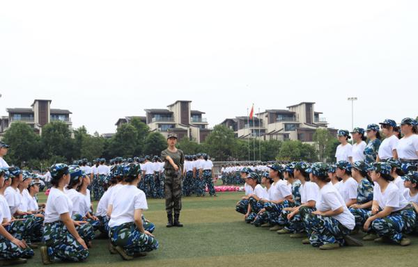 磨砺青春 强国有我——四川外国语大学成都学院中高职衔接部2023级新生军训掠影